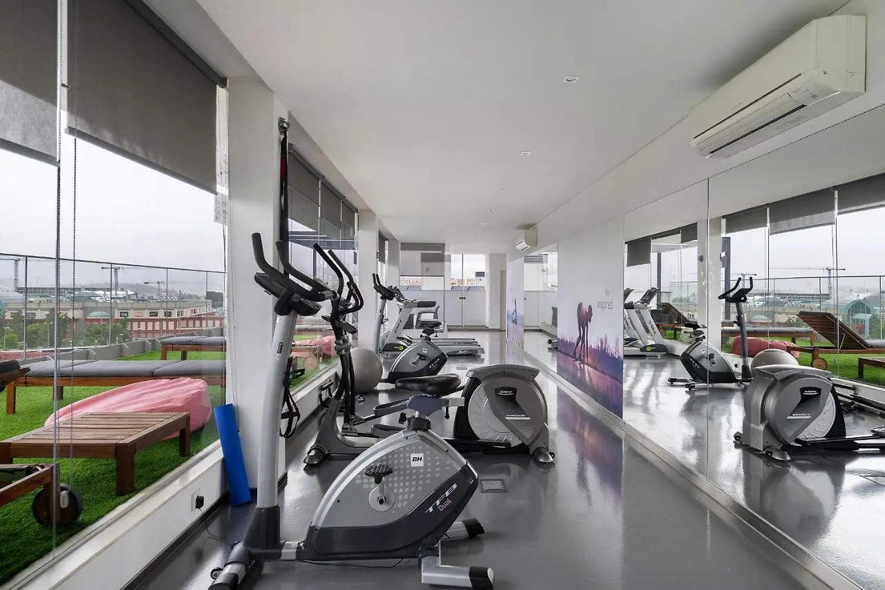 Whome Urban Retreat W/Parking, Elevator & Ac By Benfica Stadium Лиссабон