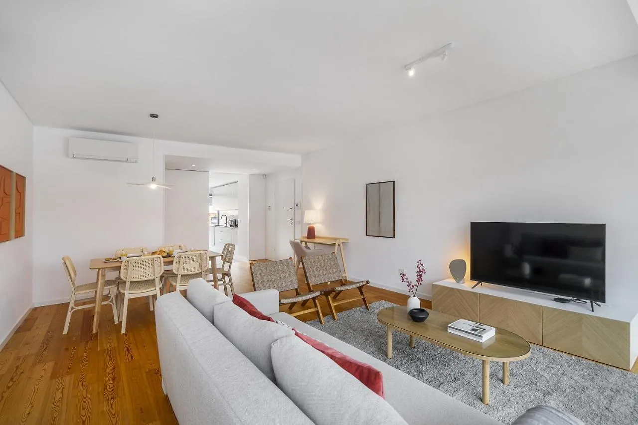 Whome Urban Retreat W/Parking, Elevator & Ac By Benfica Stadium Лиссабон